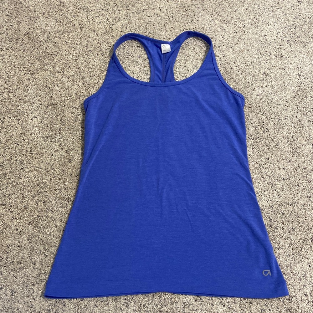 GAP FIT breathe tank in a size small
